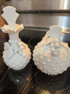 White Milk Ceramic Vanity Grape-Accent Decorative Set